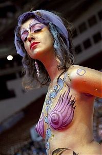 Art & Creativity: body art girl painting