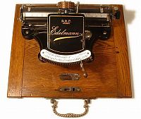 Art & Creativity: old typewriters