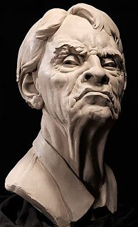 TopRq.com search results: sculpture portraits