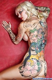 Art & Creativity: tattoo girl