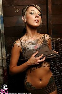 Art & Creativity: tattoo girl