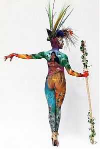 Art & Creativity: body art girl painting