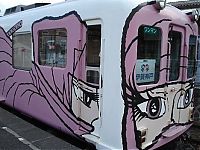 Art & Creativity: street art graffiti on trains