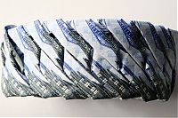 Art & Creativity: Banknote jewelery by Tine De Ruysser