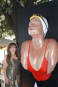 TopRq.com search results: Realistic sculptures by Carole Feuerman