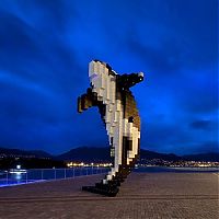 Art & Creativity: giant sculpture
