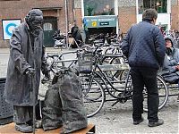 Art & Creativity: Sculptures of homeless people by Jens Galschiøt