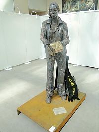 Art & Creativity: Sculptures of homeless people by Jens Galschiøt