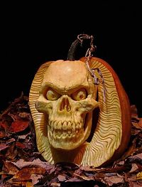 Art & Creativity: Pumpkin carving by Ray Villafane