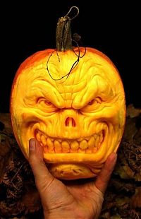 Art & Creativity: Pumpkin carving by Ray Villafane