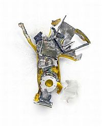 Art & Creativity: Destroyed apple gadgets by Michael Tompert