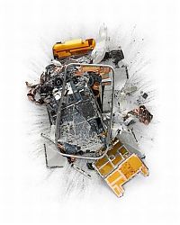 Art & Creativity: Destroyed apple gadgets by Michael Tompert