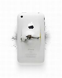 Art & Creativity: Destroyed apple gadgets by Michael Tompert