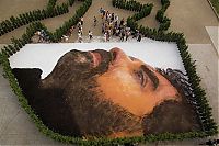 Art & Creativity: Giant portrait by Jorge Rodriguez Gerada