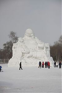 Art & Creativity: snow sculpture