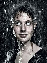 Art & Creativity: Raining portraits by Nicolas Dumont