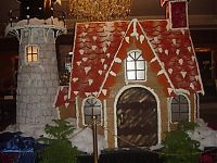 Art & Creativity: gingerbread house with candy decorations