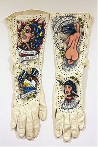 Art & Creativity: The Tattooed gloves by Ellen Greene