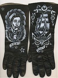 Art & Creativity: The Tattooed gloves by Ellen Greene