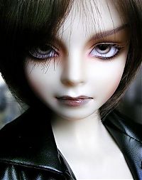 Art & Creativity: gothic paranoia doll