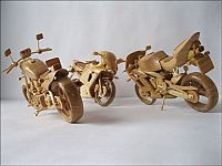 Art & Creativity: Miniature wooden motorcycles by Vyacheslav Voronovich