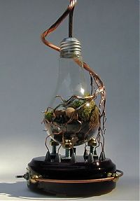 Art & Creativity: plants art from old light bulbs