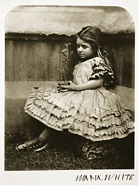 Art & Creativity: History: Children of the past, 19th century, photos by Charles Johnson