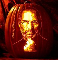 Art & Creativity: Pumpkin carved portrait by Alex Wer