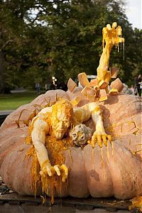 Art & Creativity: World's largest pumpkin carving by Ray Anthony Villafane