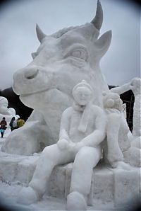 Art & Creativity: snow sculpture