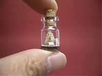 Art & Creativity: A Tiny World in a Bottle project by Akinobu Izumi