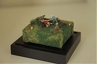 Art & Creativity: miniature diorama violent model scene