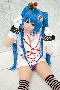Art & Creativity: cosplay girl costume presentation
