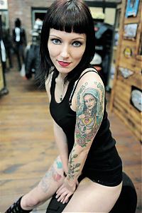 Art & Creativity: tattoo girl