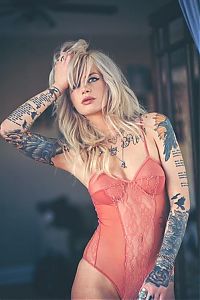 Art & Creativity: tattoo girl