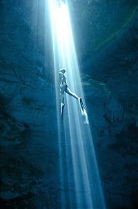 Art & Creativity: One Ocean One Breath freediving collaboration by Eusebio And Christina Saenz De Santamaria