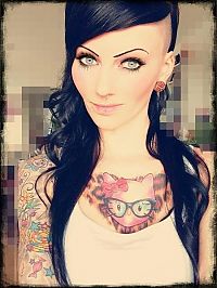 Art & Creativity: tattoo girl