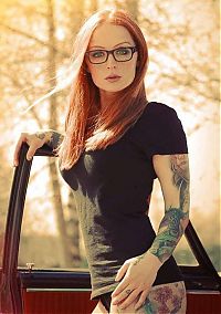 Art & Creativity: tattoo girl