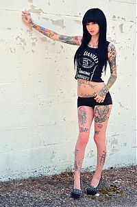 Art & Creativity: tattoo girl