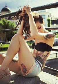 Art & Creativity: tattoo girl