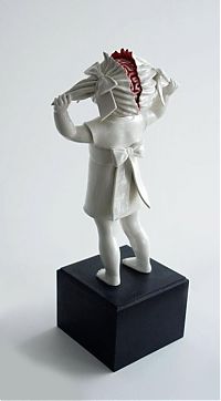 Art & Creativity: Gore porcelain sculptures by Maria Rubinke