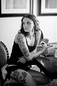 Art & Creativity: tattoo girl