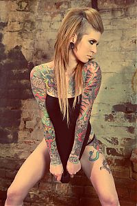 Art & Creativity: tattoo girl