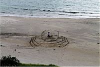 Art & Creativity: 3D beach art