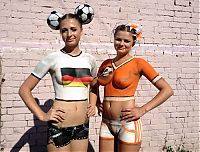 Art & Creativity: body art football girls