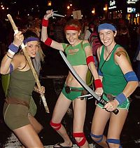 Art & Creativity: teenage mutant ninja turtles cosplay girl costume presentation