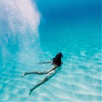 Art & Creativity: underwater girl portrait