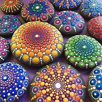 Art & Creativity: Mandala on ocean stones by Elspeth McLean