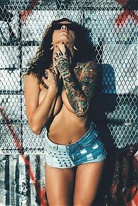 Art & Creativity: tattoo girl