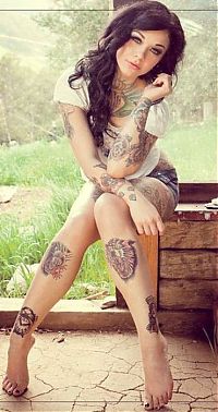 Art & Creativity: tattoo girl